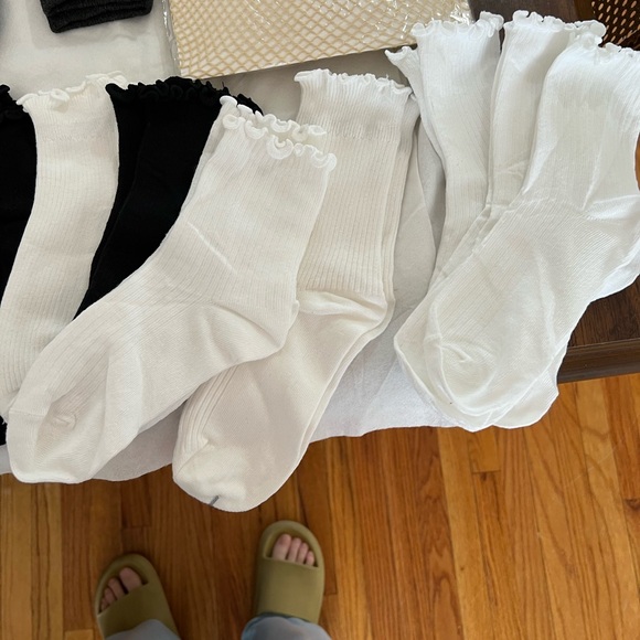 Assorted Men's Socks Collection - Picture 3 of 14